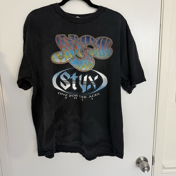 Yes/Styx 2011 Concert Tshirt Mens XL Black VTG- READ DESCRIPTION RARE - Picture 2 of 4